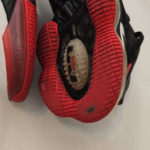 Lebron 19 Low men's 8 - Picture 5 of 8